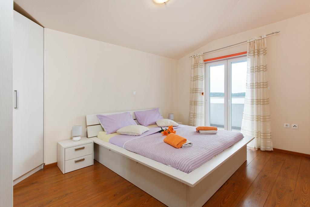 Apartment Gold Trogir Room photo